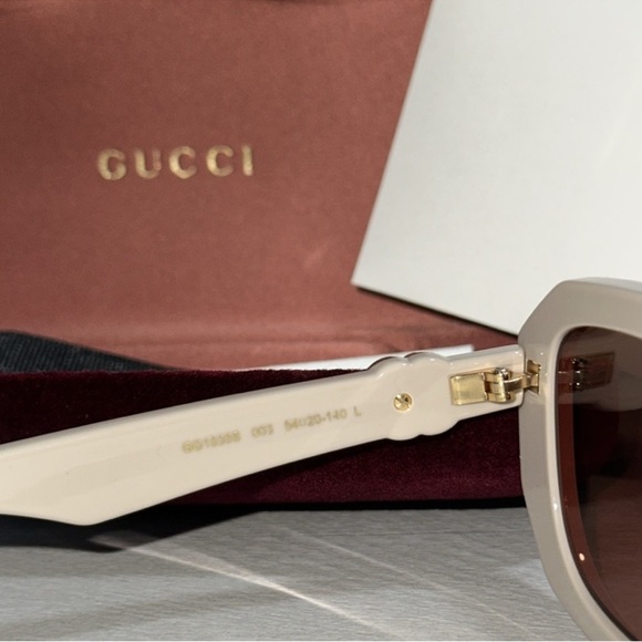 Gucci Beige Sunglasses GG1535S - Picture 6 of 7